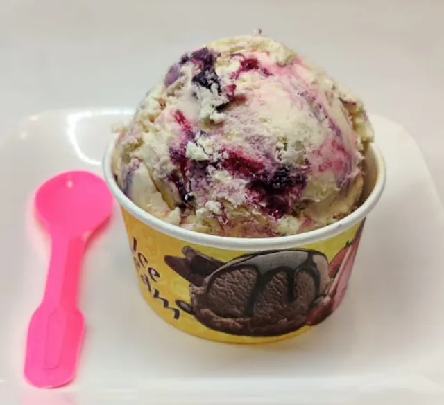 Scoops Ice Cream & Shawarma