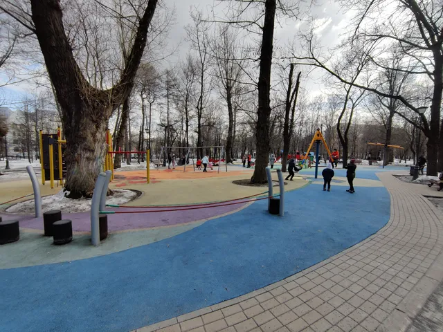 Detskaya Ploshchadka S Batutami