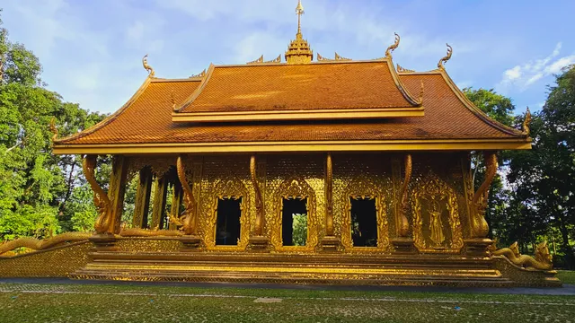 Wat Pa Muang Hueng