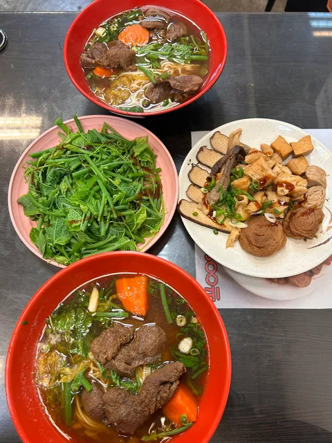 日月潭台灣第一名魯肉飯