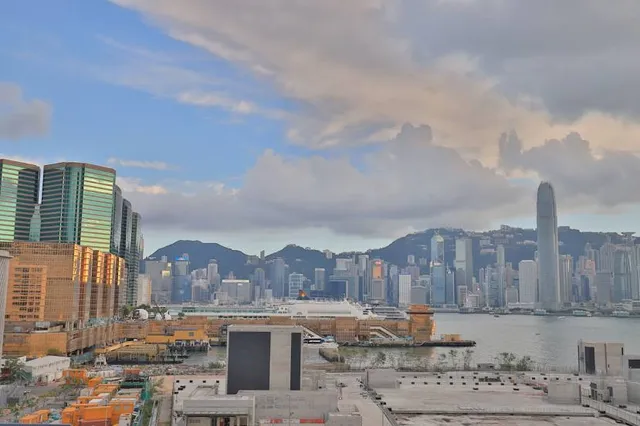 Hong Kong West Kowloon Station Green Plaza