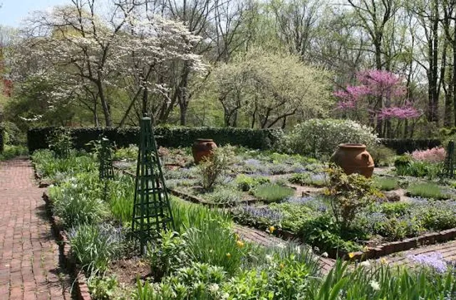 Cross Estate Gardens