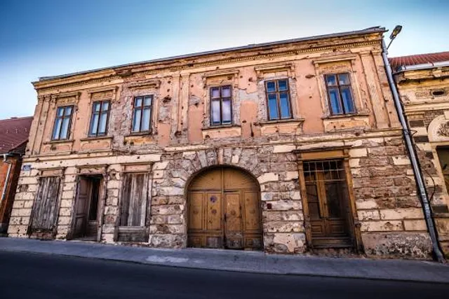 Vukovar Municipal Museum / Castle Eltz