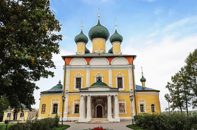 Khram Preobrazheniya Gospodnya I Pokhvaly Presvyatoy Bogoroditsy