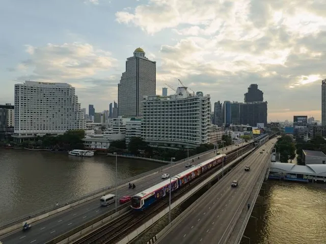 King Taksin the Great Bridge