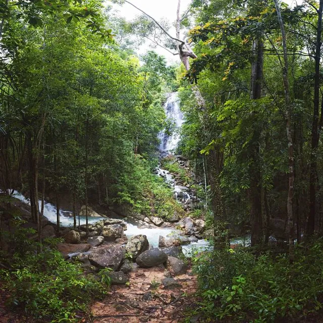 Phaeng Noi Waterfall