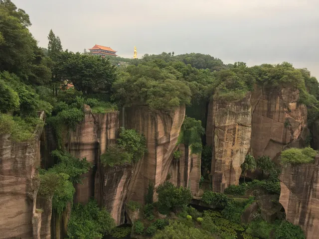 Lotus Hill ancient quarry