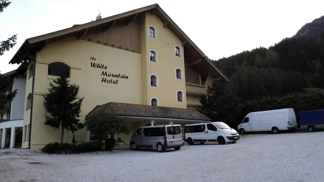 HOTEL WHITE MOUNTAIN