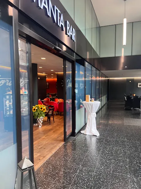 Manta Bar