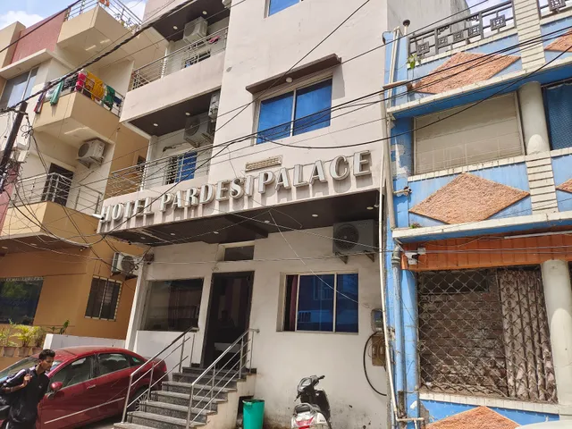 Hotel Pardesi Palace