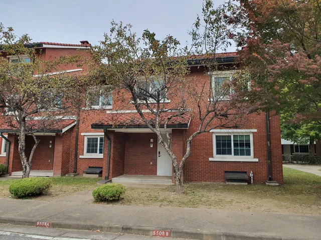 Yongsan Park Partially Open Site