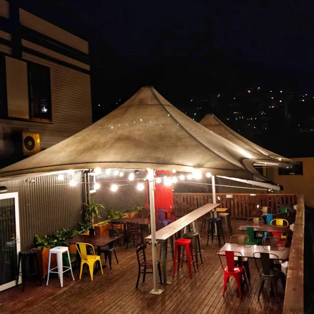 Nomnom Kitchen - Lyttelton