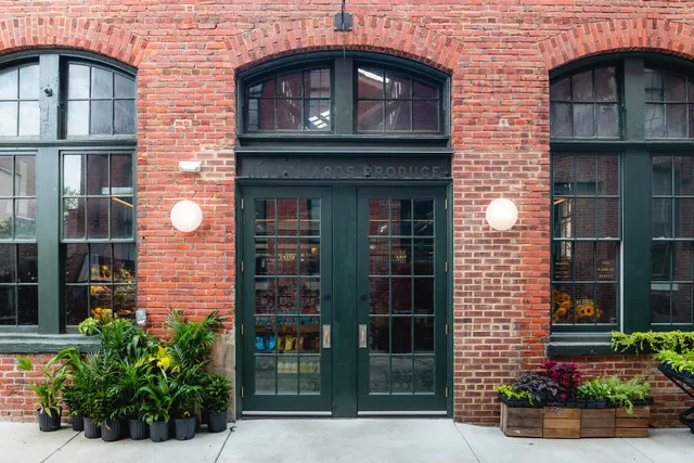 Riverwards Produce Market - Old City