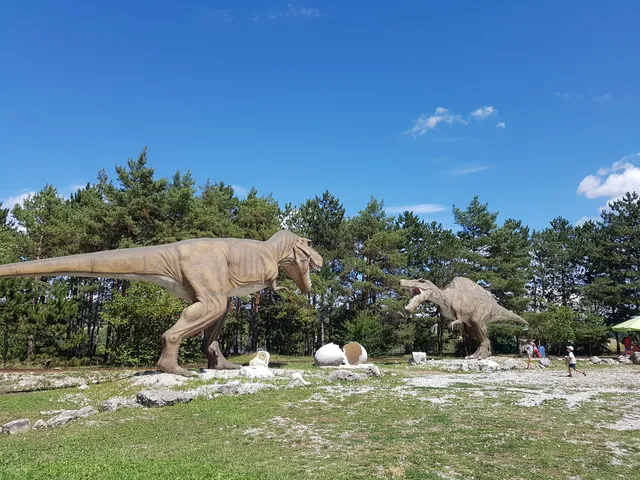 Dinosaur and Adventure Park Rezi