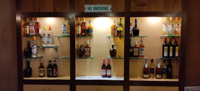 Rubaiyat Bar, Mascot Hotel