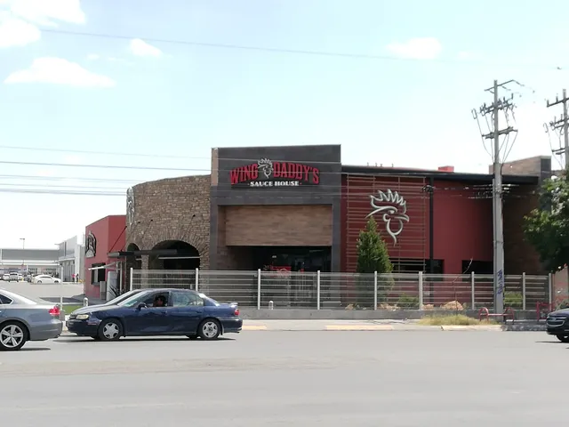 Wing Daddy's Monumental