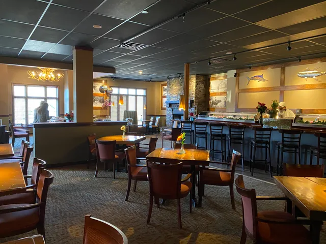 Luna Thai & Sushi Restaurant