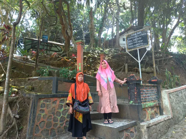 Makam keramat gunung nangtung