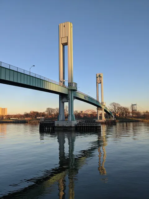 Ward's Island Bridge