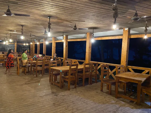 Dive & Dine Restaurant