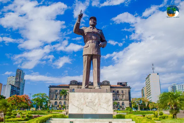 Samora Machel Statue