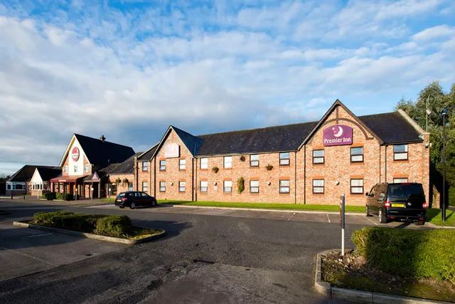 Premier Inn Wigan (M6, J25) hotel