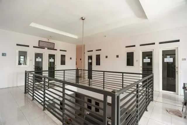 RedDoorz Syariah near PGC Cililitan