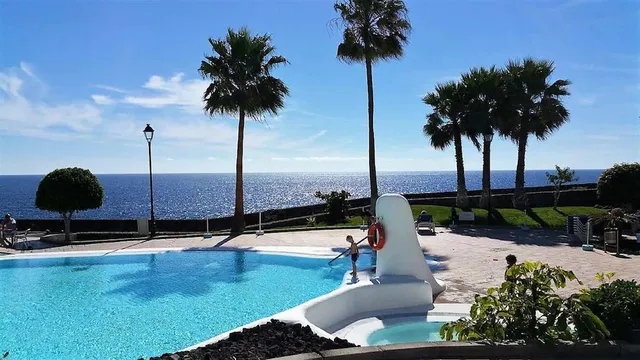 Rocas del Mar 140 & 141