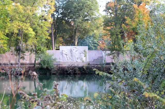 Monument aux Morts de l'île du Souvenir