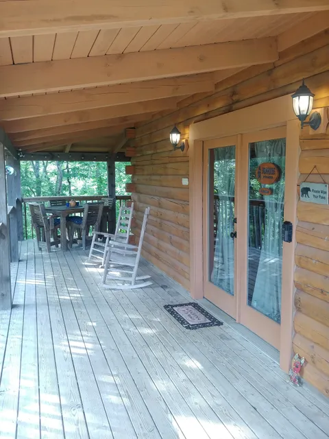 Doghouse In The Smokies