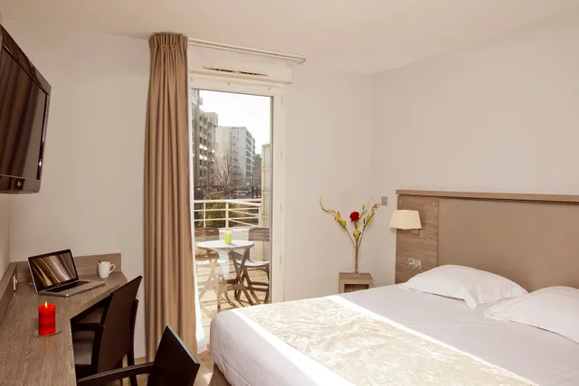 Appart Hôtel - Séjours & Affaires Grenoble Marie Curie