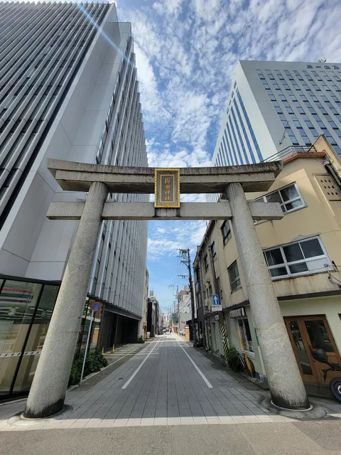 Kushida shrine torii gate