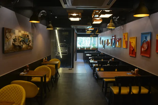 Crazy Cheesy Cafe - Sadashiv Peth