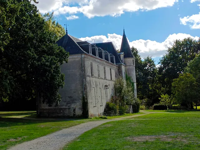 Château des Oudairies esplanade Paul Caillaud