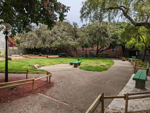 Muriel Leff Mini Park