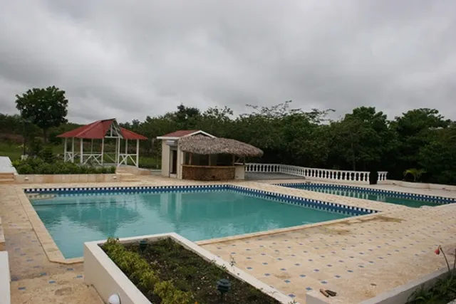 Serapius Green (Hotel and Club)