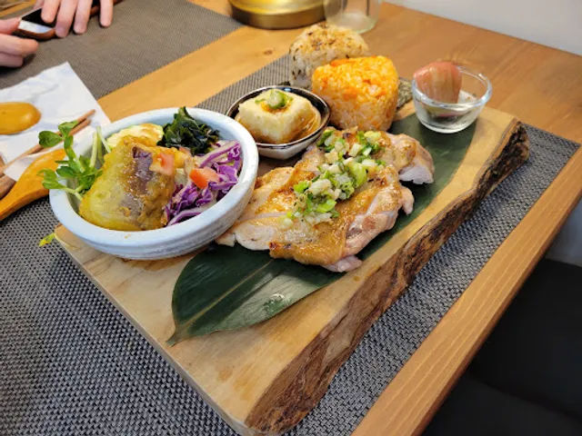 莯莯朝朝 小食院 | 日式定食專賣