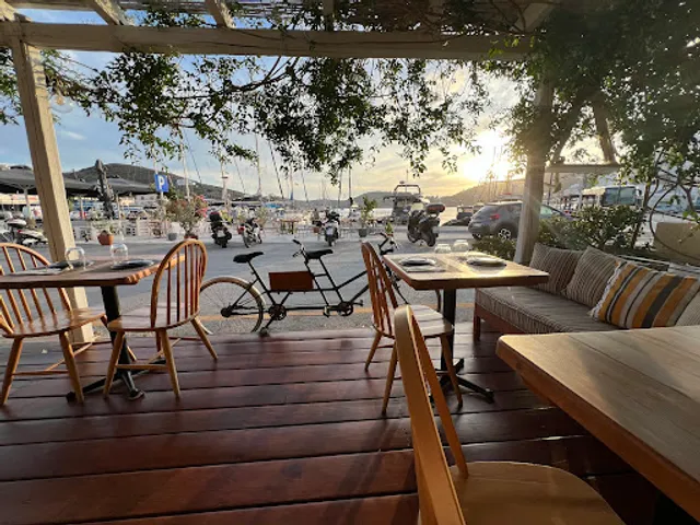 Ithaka_restaurant