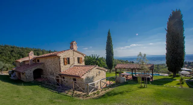 Tenuta Angelici Winery Agriturismo Henni