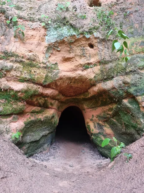 Koorküla koopad e. Põrguhaud