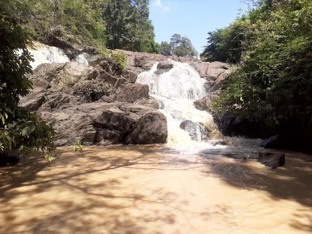 Wadakada Ella Falls - වදාකඩ ඇල්ල