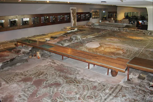 Trakart Cultural Center