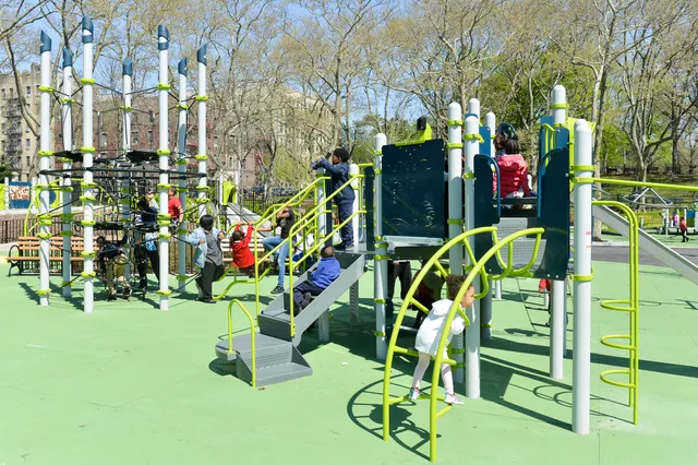 Lincoln Terrace / Arthur S. Somers Park