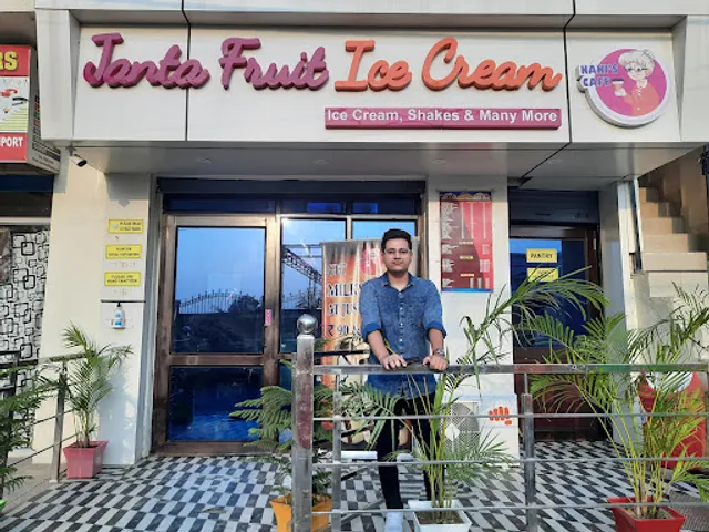 Nani's Cafe (Women College Branch)