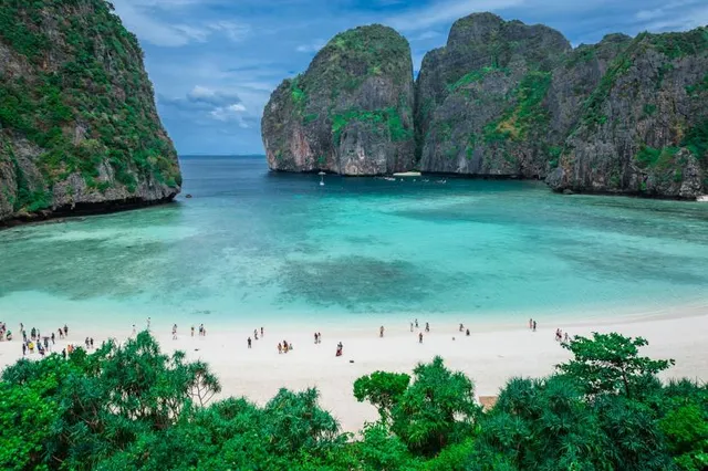 Hat Noppharat Thara-Mu Ko Phi Phi National Park