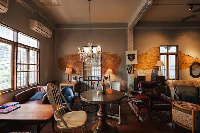 Camelot cafe&living room