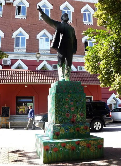 Lenin monument
