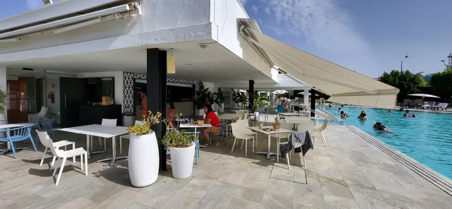 Barcelo Bar Piscina