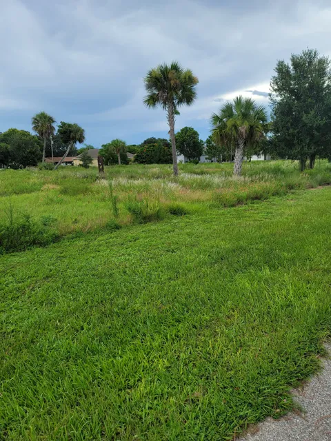 Lehigh Acres Trailhead Park
