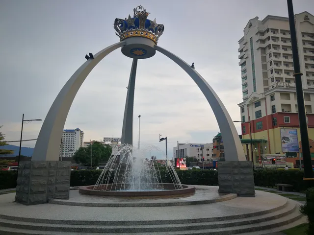 Batu Pahat Crown